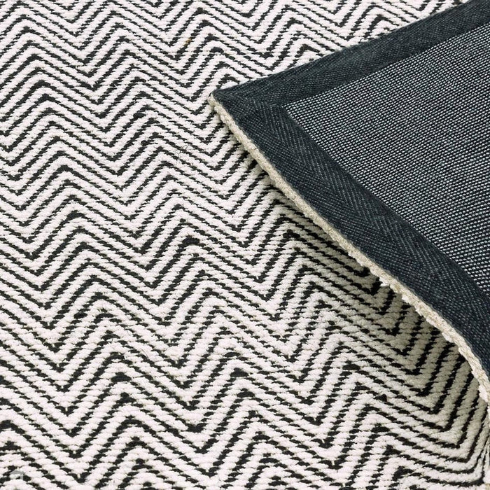 Ives Modern Geometric Chevron Zigzag Hand-Woven Jute&Cotton Durable Textured Soft-Touch Flatweave Black/White Runner