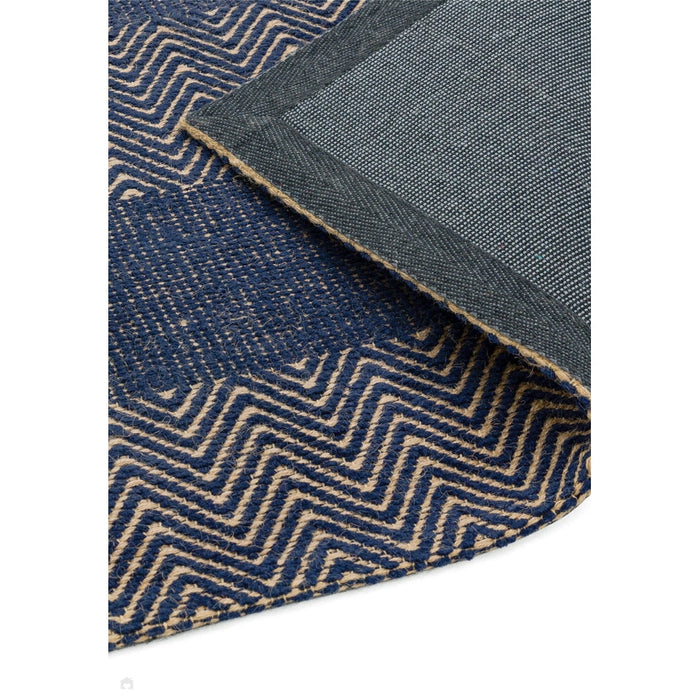 Ives Modern Geometric Chevron Zigzag Ručně tkaná juta a bavlna odolná texturovaná měkká dotyk Flatweave Navy Blue koberec