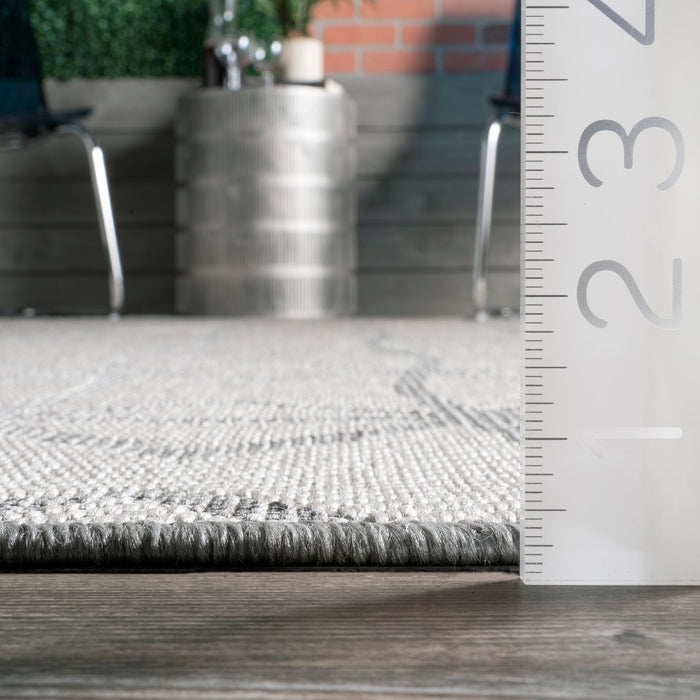 Ivied Trellis Flatweave Rug 152 cm Light Grey