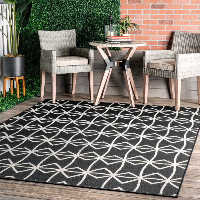 Ivied Trellis Flatweave Rug for Indoor and Outdoor Use