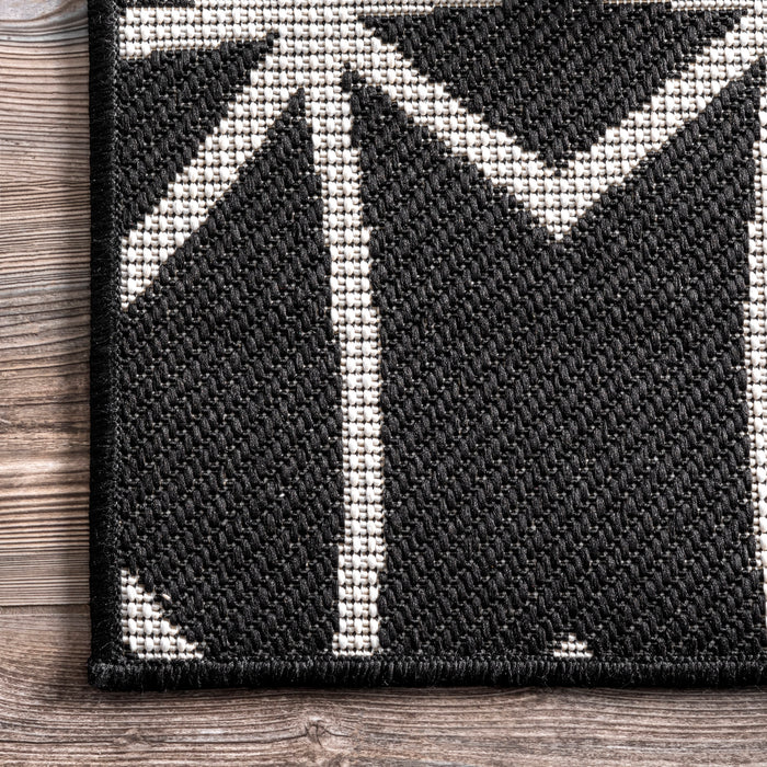 Ivied Trellis Flatweave Rug for Indoor and Outdoor Use