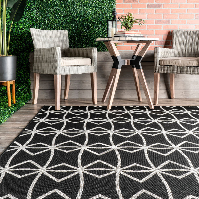 Ivied Trellis Flatweave Rug for Indoor and Outdoor Use