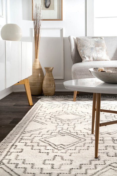 Ivory Aztec Diamond Chevron Tassel Area Rug 150x240 cm