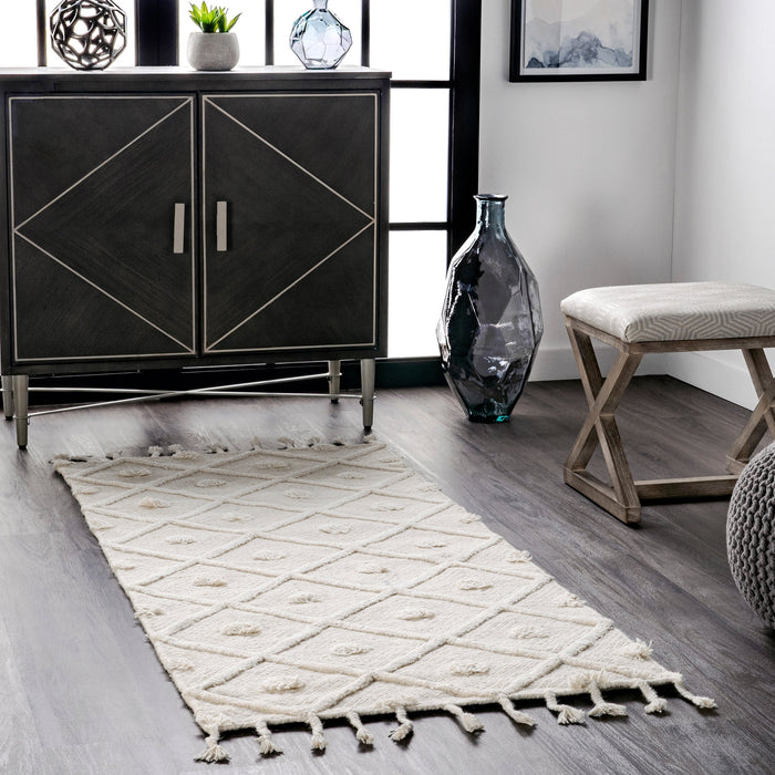 Ivory Diamond Trellis Tassel Area Rug 152x244 cm