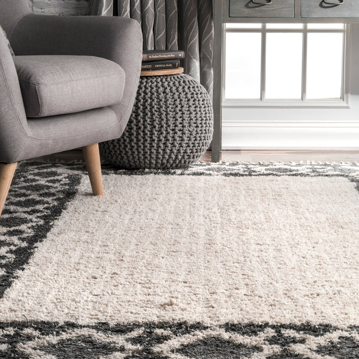 Ivory Tassel Flatweave Area Rug with Diamond Border