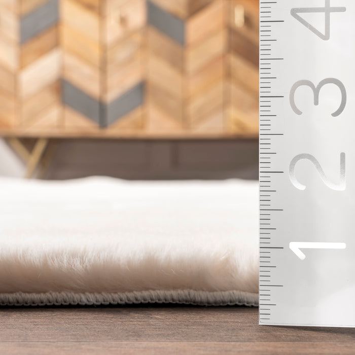 Jaylene Cloud Washable Beige Plush Area Rug 140x200 cm