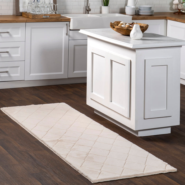 Jaylene Cloud Washable Beige Plush Area Rug 140x200 cm