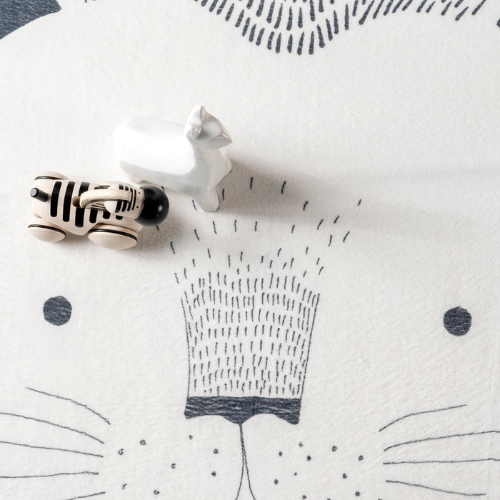 Kids Washable Light Grey Lion Stenciled Rug 120x170 cm