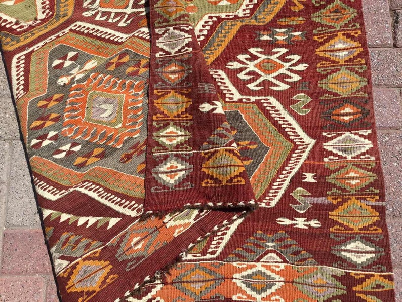 Tappeto Kilim 320 cm x 134 cm a trama piatta marrone arancione vintage