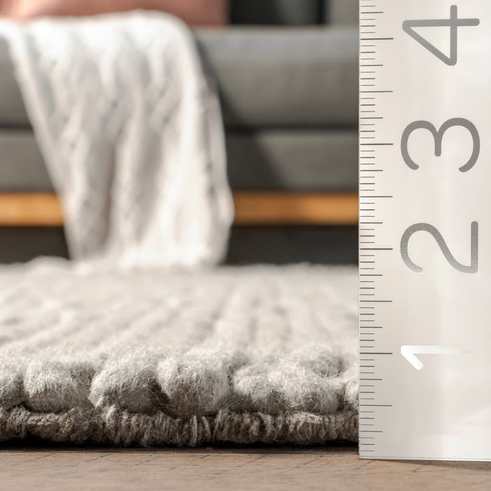 Knit Wool Area Rug in Light Grey for Cozy Interiors