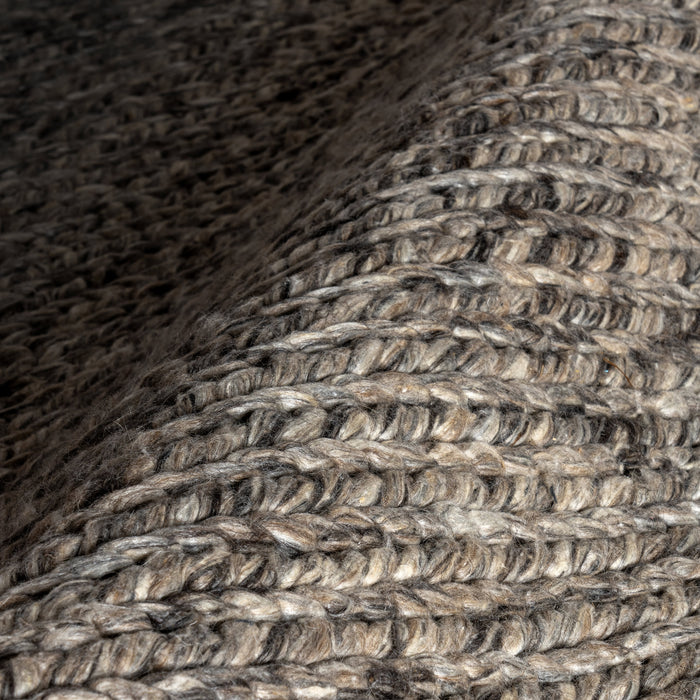 Knitted Wool Area Rug in Grey - Soft Comfort Underfoot