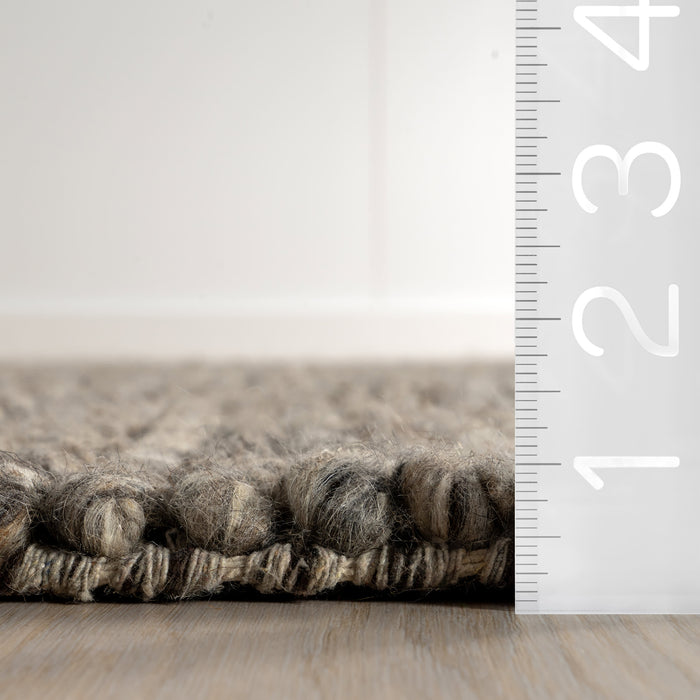 Knitted Wool Area Rug in Grey - Soft Comfort Underfoot