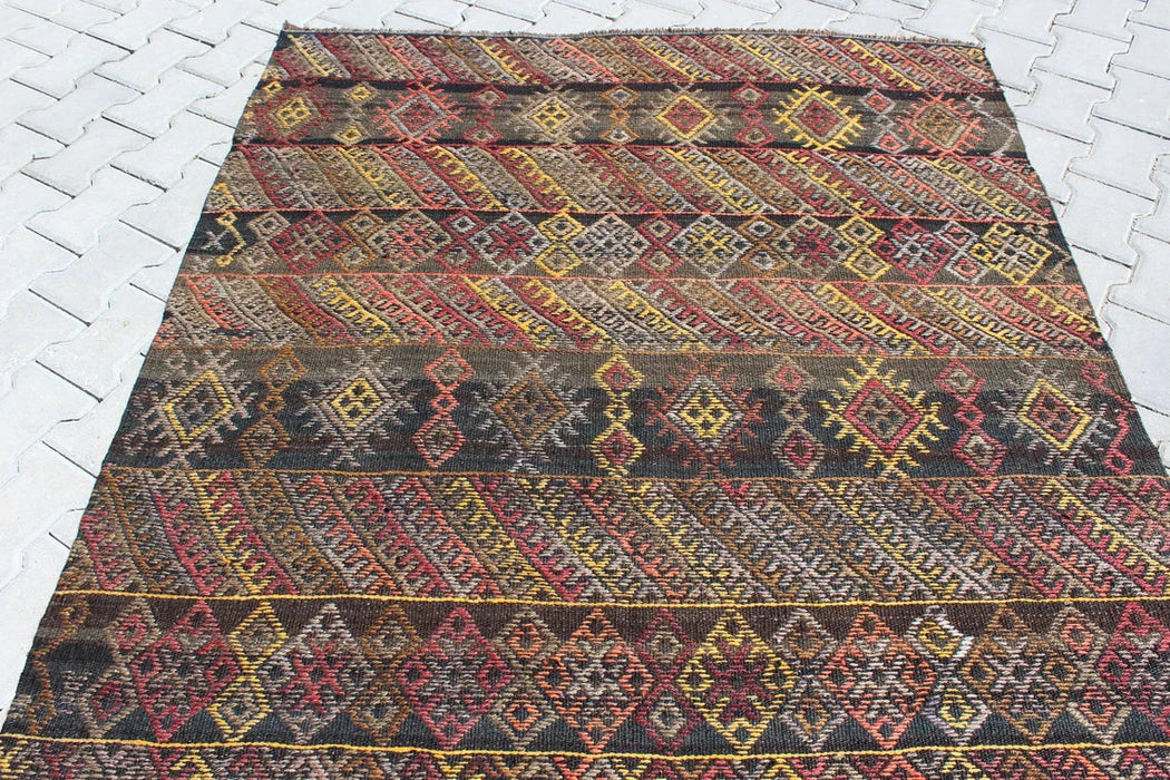 Tappeto Kilim curdo ricamato 151 cm x 318 cm Vintage