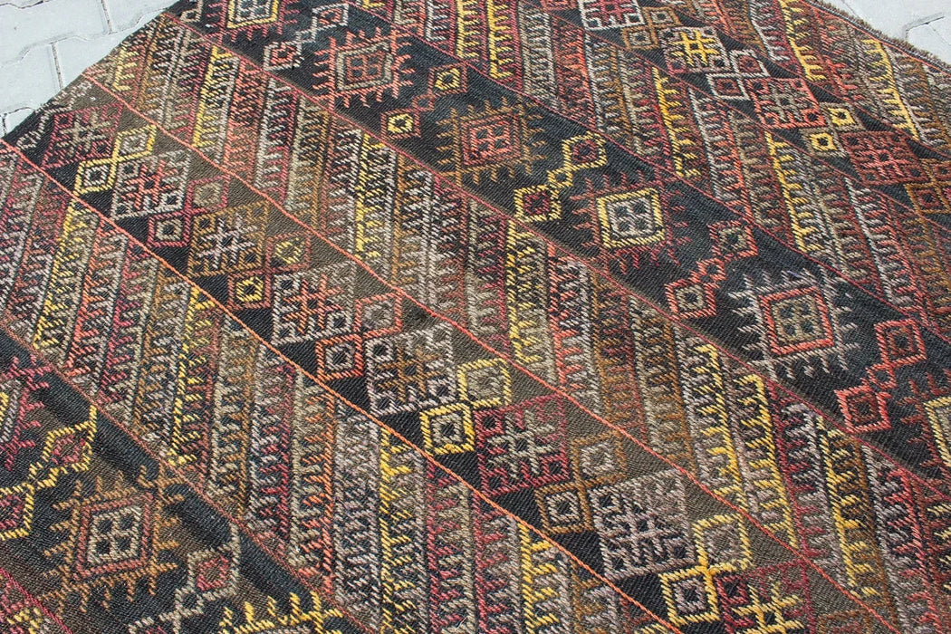 Tappeto Kilim curdo ricamato 151 cm x 318 cm Vintage