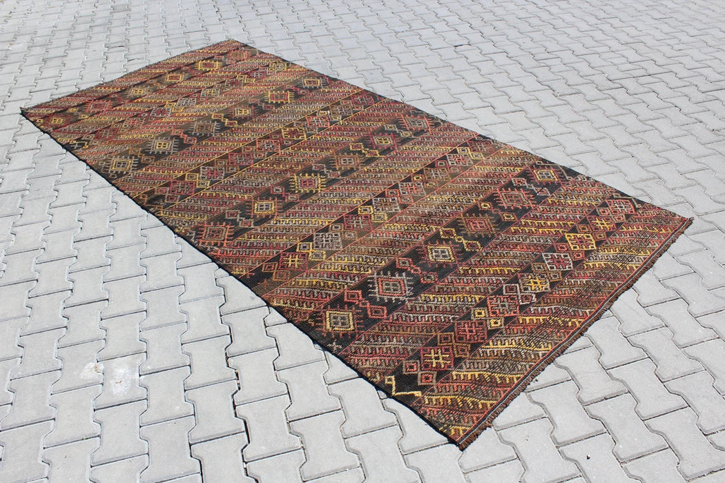 Tappeto Kilim curdo ricamato 151 cm x 318 cm Vintage