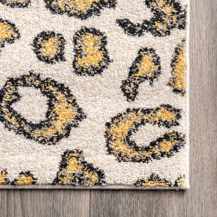 Leopard Print Area Rug 120x180 cm