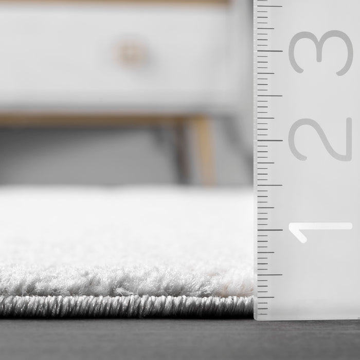 Light Grey Chevron Stripes Area Rug 120x180 cm