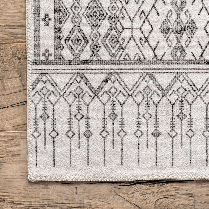 Light Grey Distressed Diamond Area Rug 152x229 cm