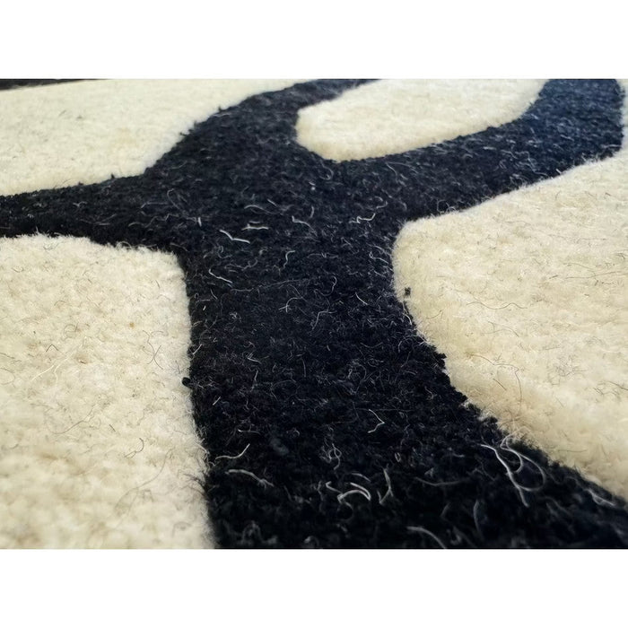 Matrix MAX35 Wire Modern Geometric Hand-Woven High-Density Soft Textured Wool&Viscose Mix White/Black Rug