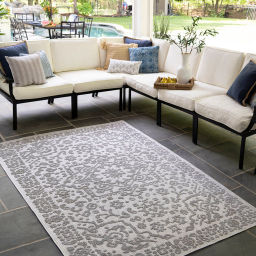 Medallion Pattern Indoor Outdoor Rug in Grey 150x240 cm