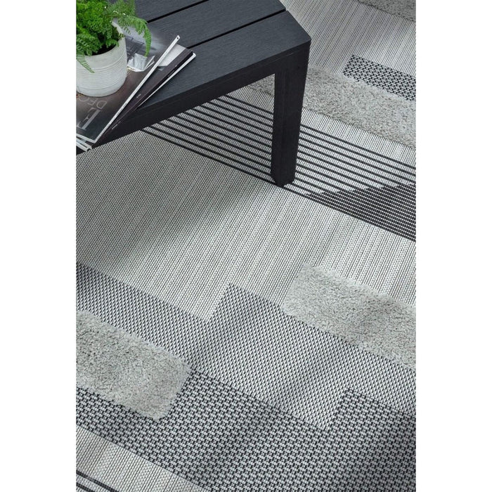 Monty MN05 Geometric Modern Durable Stain-Resistant Weatherproof Flatweave In-Outdoor Black/Grey Rug