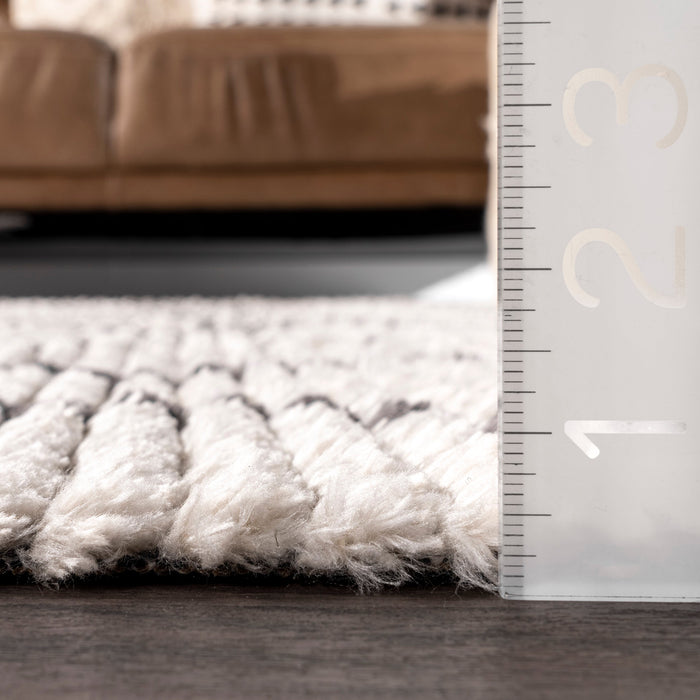 Moroccan Chevron Tasseled Area Rug 120x180 cm