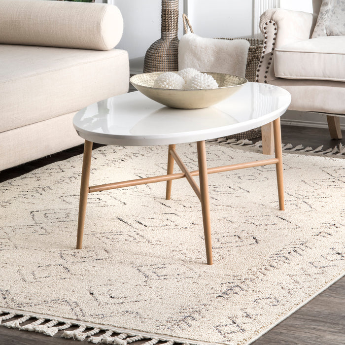 Moroccan Diamond Pattern Tassel Area Rug in Ivory
