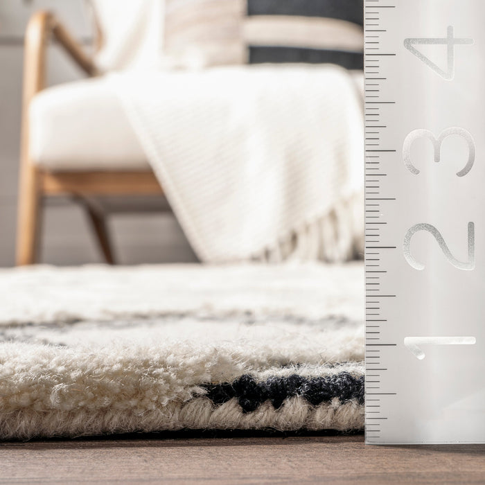 Moroccan-Inspired Grey Trellis Area Rug 150x240 cm