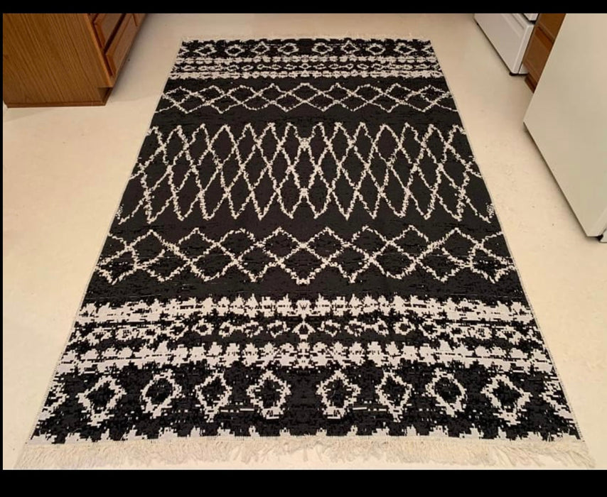 Moroccan Kilim Area Rug 150cm x 240cm Black and White