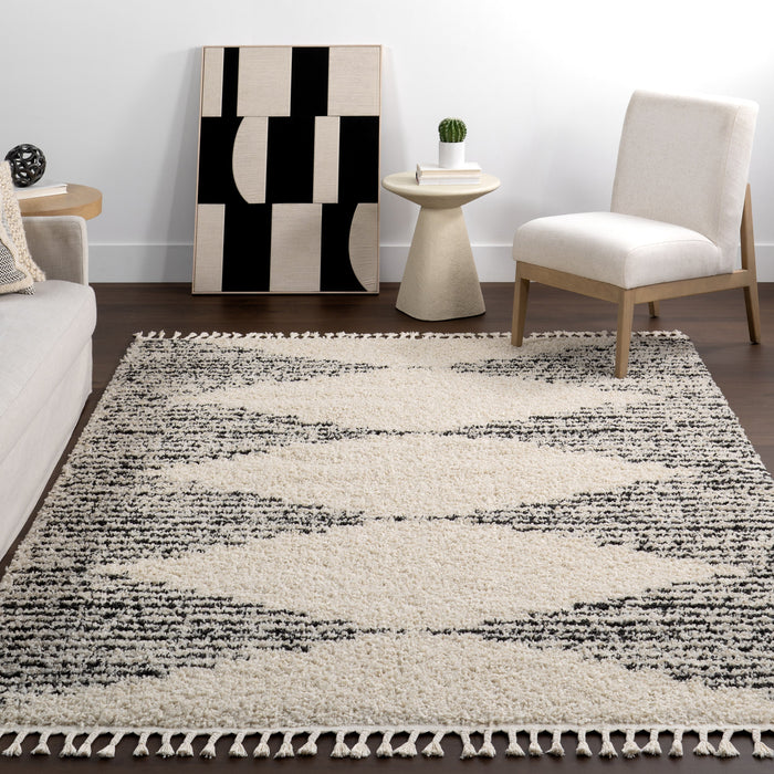 Tappeto marocchino a pelo lungo con nappe gessate, 120x180 cm, bianco sporco