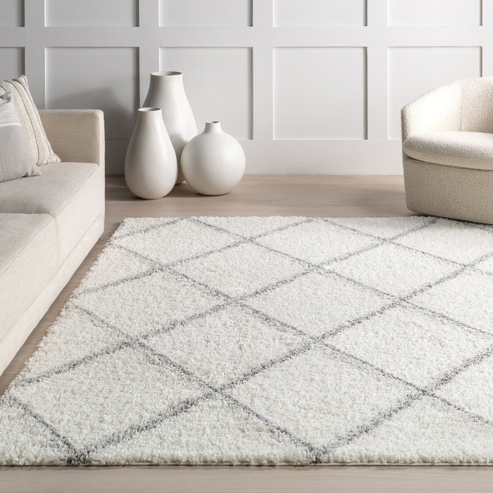 Moroccan Shag Lattice Area Rug in White