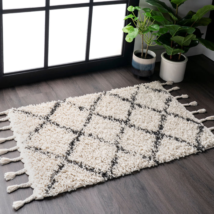 Moroccan Tassel Area Rug in Off White 150x240 cm