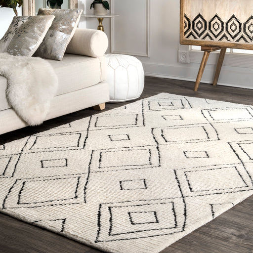 Moroccan Wool Rug With Diamond Pattern In Natural Color