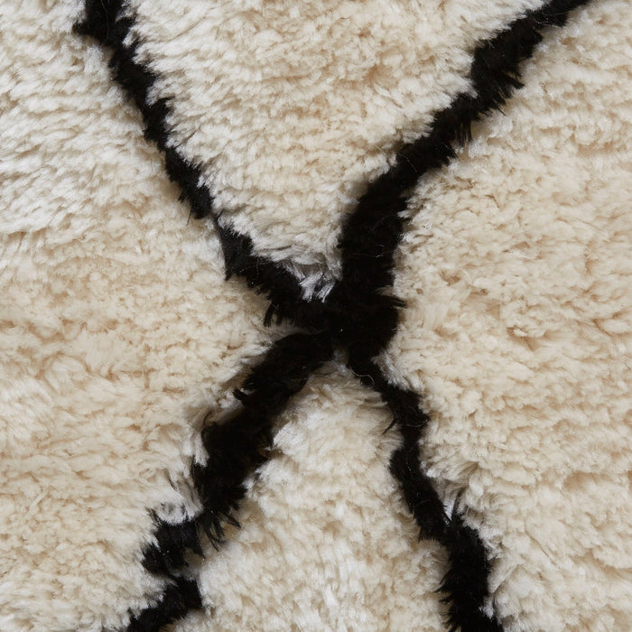 Morocco 2491 Super-Plush Moroccan Berber Diamond Hand-Made Super-Soft Fine Yarn Polyester Boho Shaggy Ivory/Black Rug