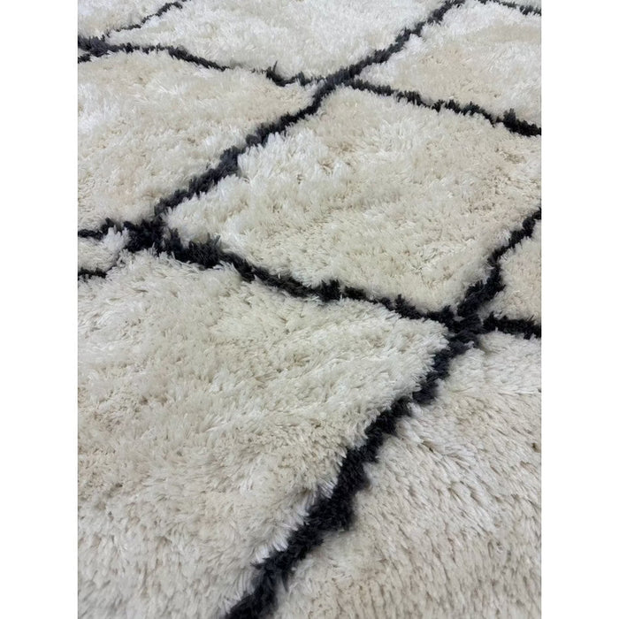 Morocco 2491 Super-Plush Moroccan Berber Diamond Hand-Made Super-Soft Fine Yarn Polyester Boho Shaggy Ivory/Black Rug