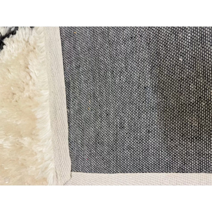 Morocco 2491 Super-Plush Moroccan Berber Diamond Hand-Made Super-Soft Fine Yarn Polyester Boho Shaggy Ivory/Black Rug