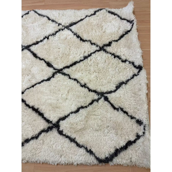 Morocco 2491 Super-Plush Moroccan Berber Diamond Hand-Made Super-Soft Fine Yarn Polyester Boho Shaggy Ivory/Black Rug