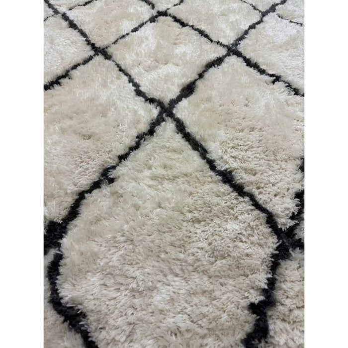 Morocco 2491 Super-Plush Moroccan Berber Diamond Hand-Made Super-Soft Fine Yarn Polyester Boho Shaggy Ivory/Black Rug