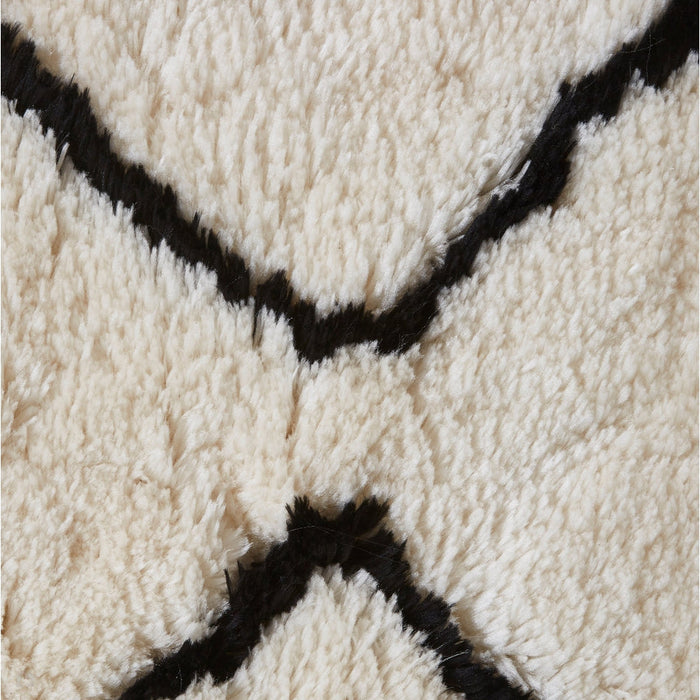 Morocco 3742 Super-Plush Moroccan Berber Zig Zag Hand-Made Super-Soft Fine Yarn Polyester Boho Shaggy Ivory/Black Rug