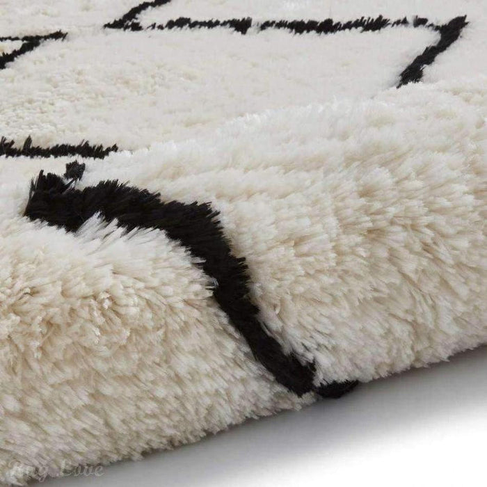 Morocco 3742 Super-Plush Moroccan Berber Zig Zag Hand-Made Super-Soft Fine Yarn Polyester Boho Shaggy Ivory/Black Rug