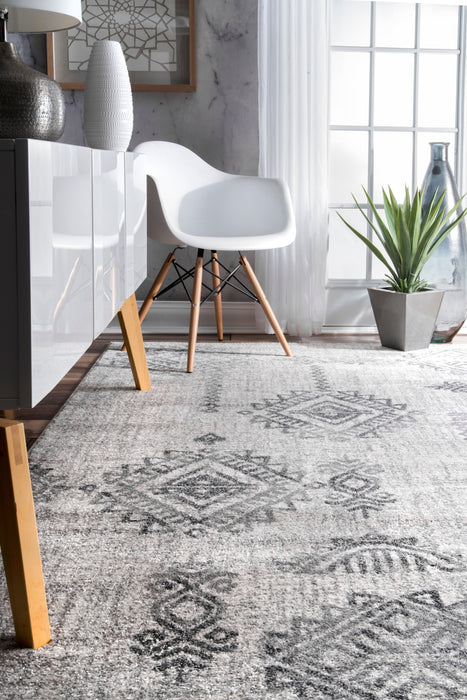 Native Grey Symbolic Diamonds Area Rug 140x200 cm