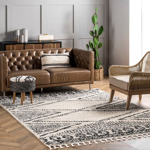 Off White Diamond Pattern Tassel Area Rug 160x230 cm