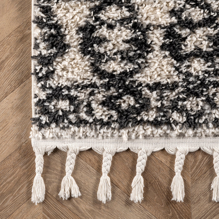 Off White Diamond Pattern Tassel Area Rug 160x230 cm