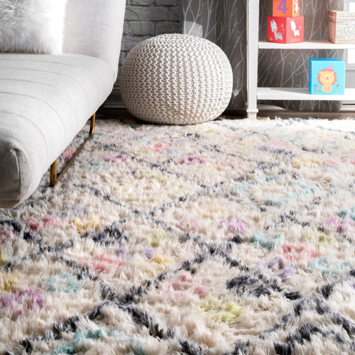 Pastel Diamond Area Rug for Nursery in Off White 140x200 cm