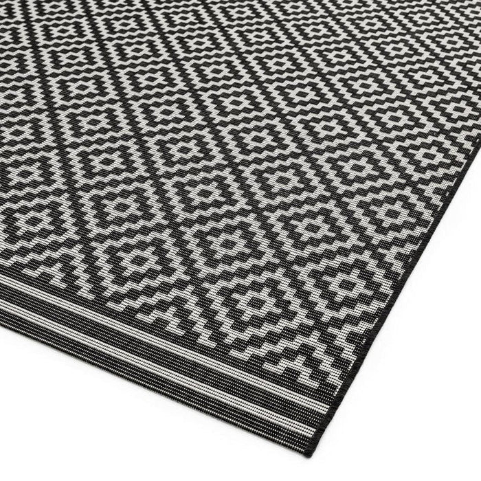 Patio PAT12 Diamond Mono Modern Geometric Durable Stain-Resistant Weatherproof Flatweave In-Outdoor Black/White Runner