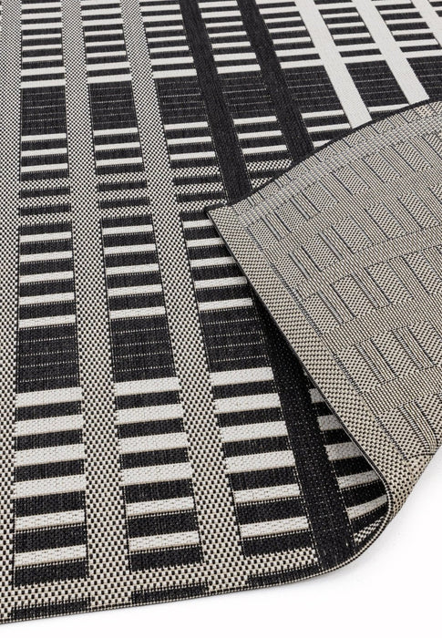 Patio PAT22 Black Grid Rug