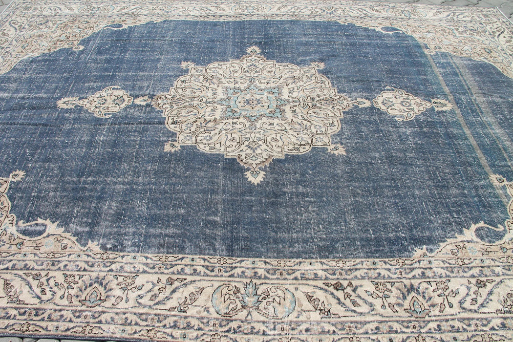 Tappeto persiano in lana 367 cm x 256 cm in blu navy e beige