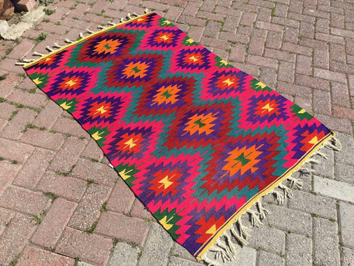 Vaaleanpunainen Kilim-matto 142cm x 95cm Käsinkudottu Vintage Style