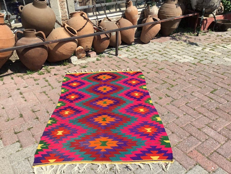 Vaaleanpunainen Kilim-matto 142cm x 95cm Käsinkudottu Vintage Style