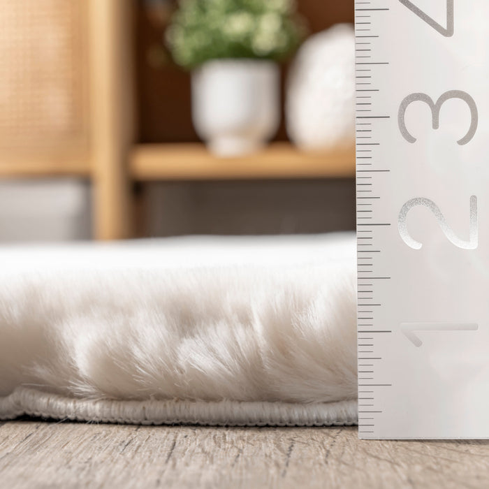 Plush Washable Faux Sheepskin Area Rug 60 cm Off White